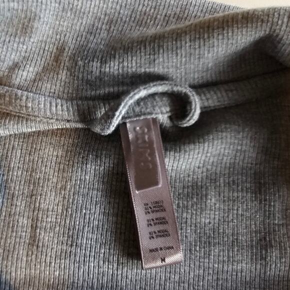 Skims Button Down Pajama Sleep Shirt Long Sleeve Gray Micro Ribbed Size Medium - Picture 3 of 6